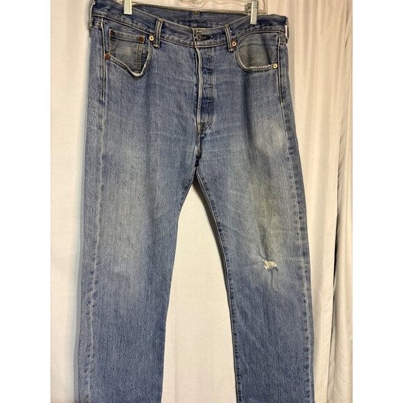 Levis Mens Light Wash Button-Fly Distressed Straight-Leg Jeans - Picture 2 of 9